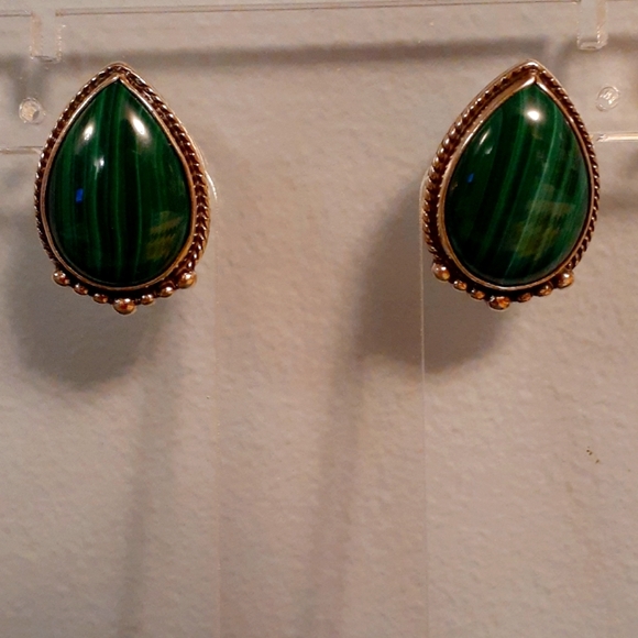 Vintage! Sterling silver malachite native American  pierced  earrings - Picture 2 of 4